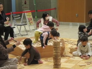 【おだわら木の広場】